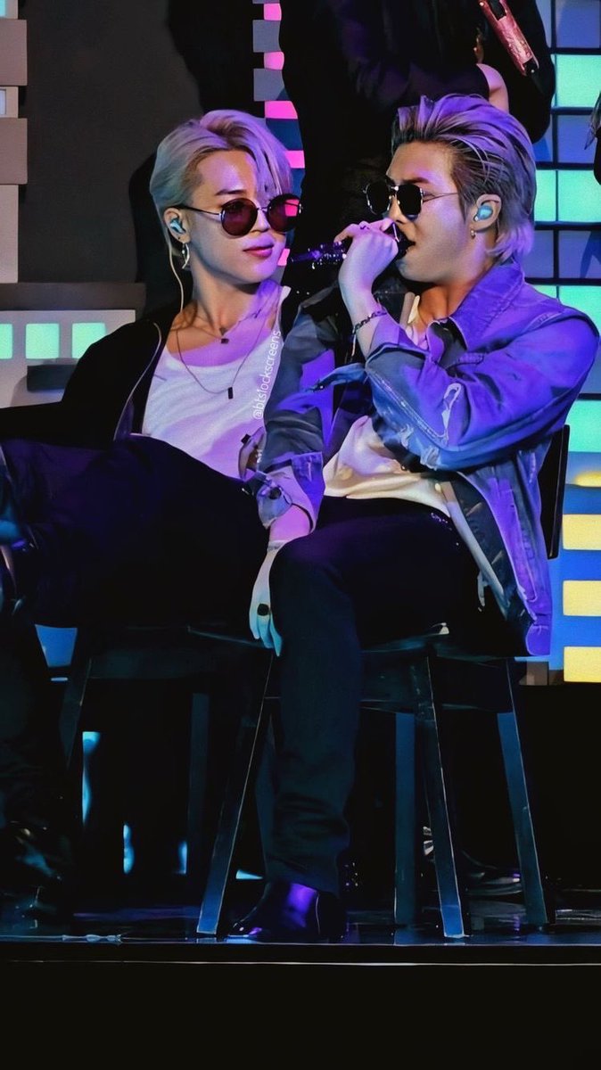 Making a 6th trip to the US (7 for Hobi) in 11 mos, our men melted us into a puddle as they dazzled the red carpet & made the most out of a shared stage at the Grammys for Seoul Town Road. IMO, Jimin, Namjoon & Tae wanted us all  01/26/20 @BTS_twt 