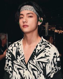 Making a 6th trip to the US (7 for Hobi) in 11 mos, our men melted us into a puddle as they dazzled the red carpet & made the most out of a shared stage at the Grammys for Seoul Town Road. IMO, Jimin, Namjoon & Tae wanted us all  01/26/20 @BTS_twt 