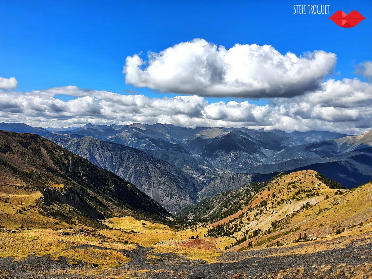ETroguet's tweet photo. Vall del #Madriu-Perafita-Claror 🖤.

When I leave home with💧,🍎, a map &amp;no plans.
22,7km ⬆️1850m

Plana(1230m)- #Entremesaigües- Ref.Claror- #PratPrimer(2.493)- Pic #Claror(2.620)- Pic Negre(2.644)- Pic #Monturull(2.754)- Pic #Perafita(2.756)- #EstanyDeLaNou- Plana⚡#Andorra 🇦🇩 https://t.co/iniwZssHNl