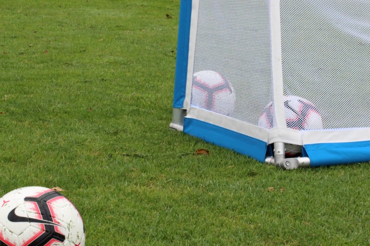 VHFootOfficiel's tweet photo. ⏱ 90’ ❌ FIN DU MATCH ❌
Le #VHF s’incline à #Angoulême ce soir. Réduits à 10 (🔴 Assoumin, 45’), les 🔴⚫️ n’auront pas réussi à revenir au score suite au but de Fichten après la mi-temps (❌ 46’).
#ACFC 1️⃣-0️⃣ #VHF
🔴⚫️ #AllezVHF #ACFCVHF https://t.co/DQoFY5mLkU