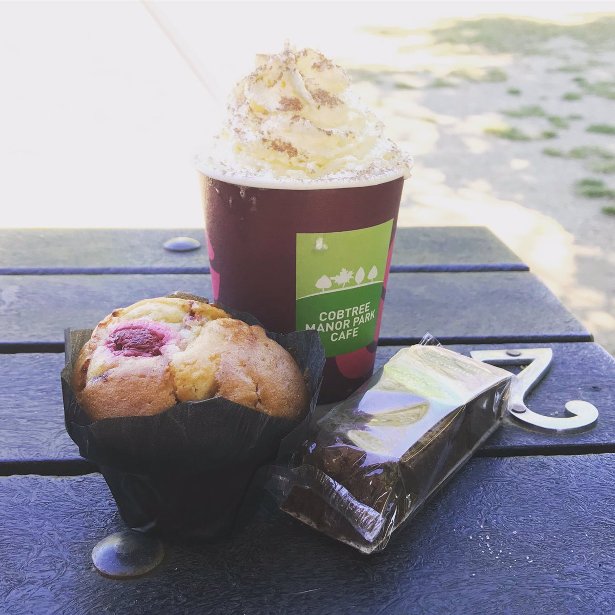 CafeCobtree's tweet photo. It looks to be a lovely weekend with the sun shining! 🌞
Why not head down and treat yourself to one of our luxury Hot Chocolates with cream, we recommend the muffins too!! 
#cobtreemanorpark #aylesford #maidstone #takeaway #covid19 #daysout #familytime #outwiththekids https://t.co/Zs2Suz1Xrs
