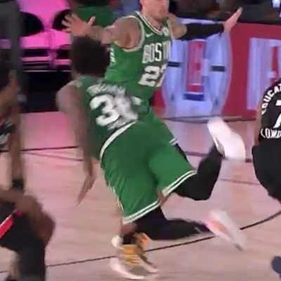 This *is* an illegal screen by OG, but it's still possible to flop even when the opposition commits a foul... and Smart's added body coil upwards is hilariously embarrassing.