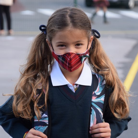 FomentoEdu's tweet photo. Porque nuestros alumnos son los verdaderos protagonistas, en Fomento priorizamos su seguridad. Gracias a la aplicación de los protocolos y medidas sanitarias, hemos podido recibirles y hacerles sentir que, en Fomento cada alumno sigue siendo único.
 #colegiosbilingües #seguridad https://t.co/bHJnDVPPG4