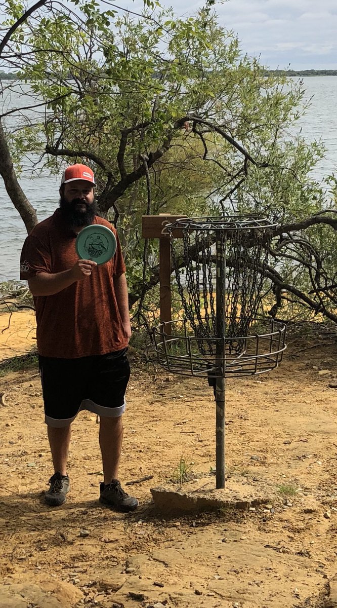 Trex530's tweet image. Did a thing today. Smashed hole 1 at Old Man DGC with a forehand Ricky Tour series Pig 🐷 shot. #texasdiscgolf #RickyPig #colorglow #cashmoney #lewisvillelake #discgolf @sockibomb13