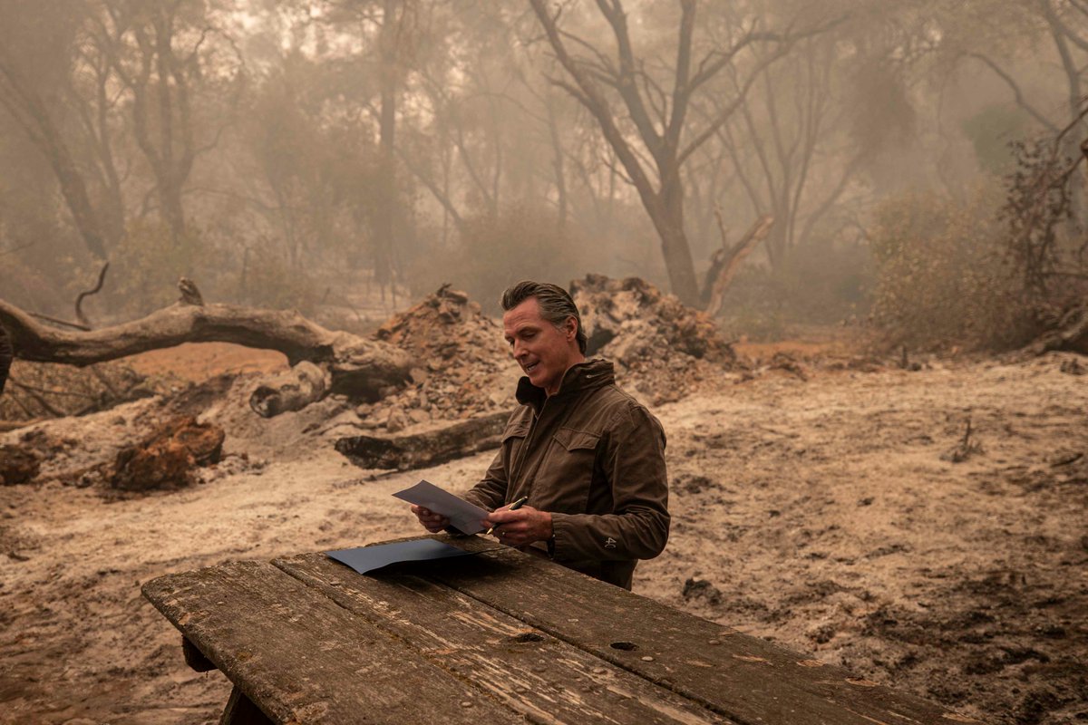 At the site of the North Complex Fire today, Governor @GavinNewsom signed @AsmReyes47's #AB2147 eliminating barriers that prevent former inmate fire crews from pursuing a career as a firefighter once they served their time. #CaliforniaForAll