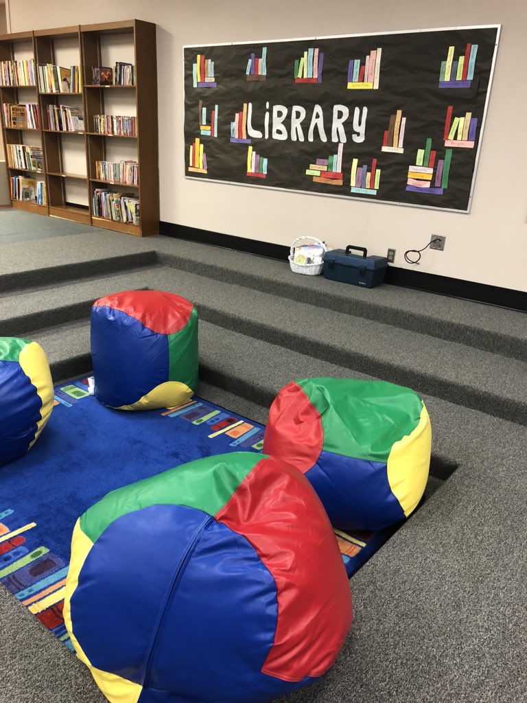 Grissom_MCS's tweet photo. Thank you to @UnitedWayDHRC for our reading corner. We will enjoy getting to use this space! 📚#MCSPartners https://t.co/KjLH1uXZaI