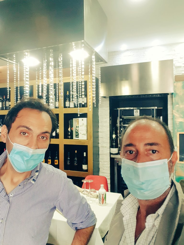 ambrosiocodici's tweet photo. È ufficiale: sarà il cuoco contadino Pietro Parisi il protagonista di Chef save the food Campania. Ad ottobre su web tv, social ed on line.
#codicicampania #chefsavethefood #consumaconsapevolmente #villafernandes #festivalconsumocritico @CODICIassconsum
@GabrieMelluso #assoutenti https://t.co/cQ39Fv80H9