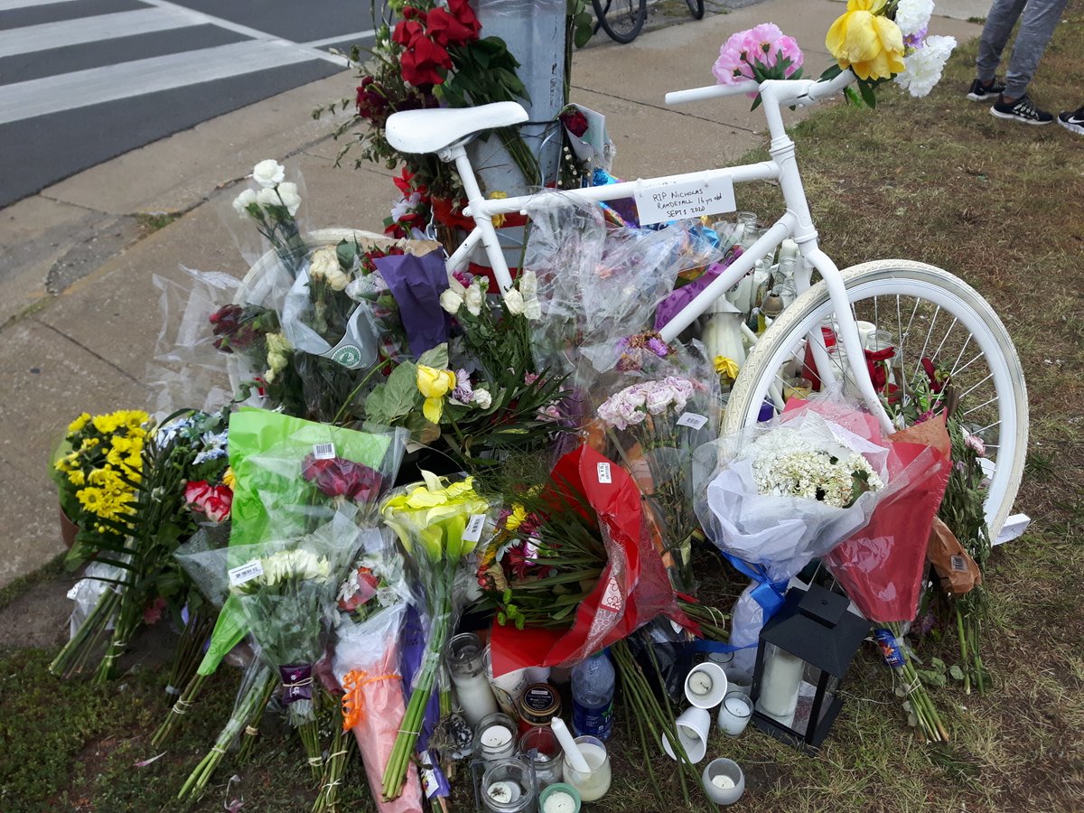 MissCyclingNow's tweet photo. MCAC AGENDA: Tues Sept 15 @ 6:30pm. Item 8.3 - Cycling Fatalities (3 deaths this summer). Item 9.1 - Letter to Min. @C_Mulroney re *immediate* mitigation of WB QEW Dixie off-ramp conditions at NSR (9p📄from MCN! incl 📸) #bikeMississauga 🚲 🔗: https://t.co/RefyaaSuAi (see note) https://t.co/PxodzAQKeR