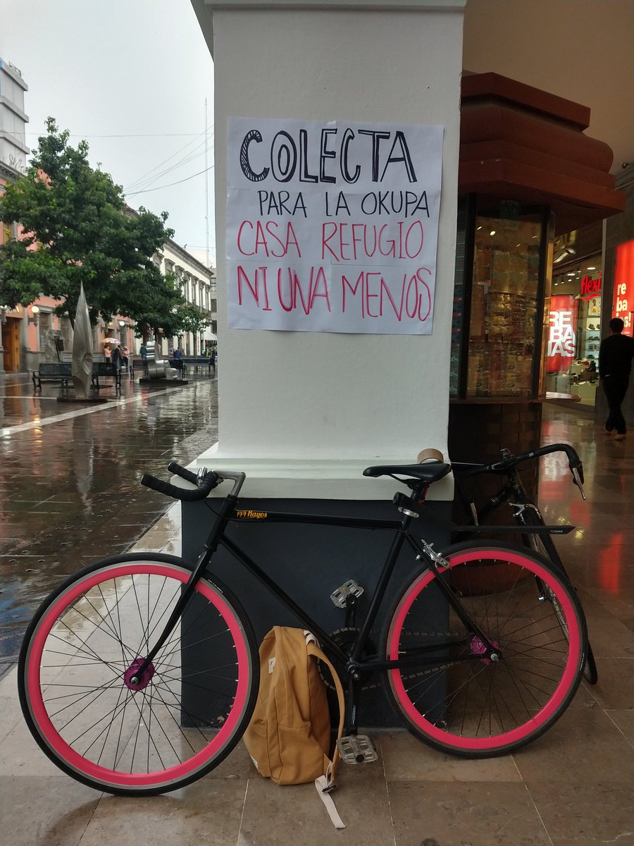DesterradxsF's tweet photo. Estamos en el pasaje de los mariachis #Toluca. Colecta para la #OkupaRefugioNiUnaMenos #CNDH https://t.co/VJkrIqe6jL