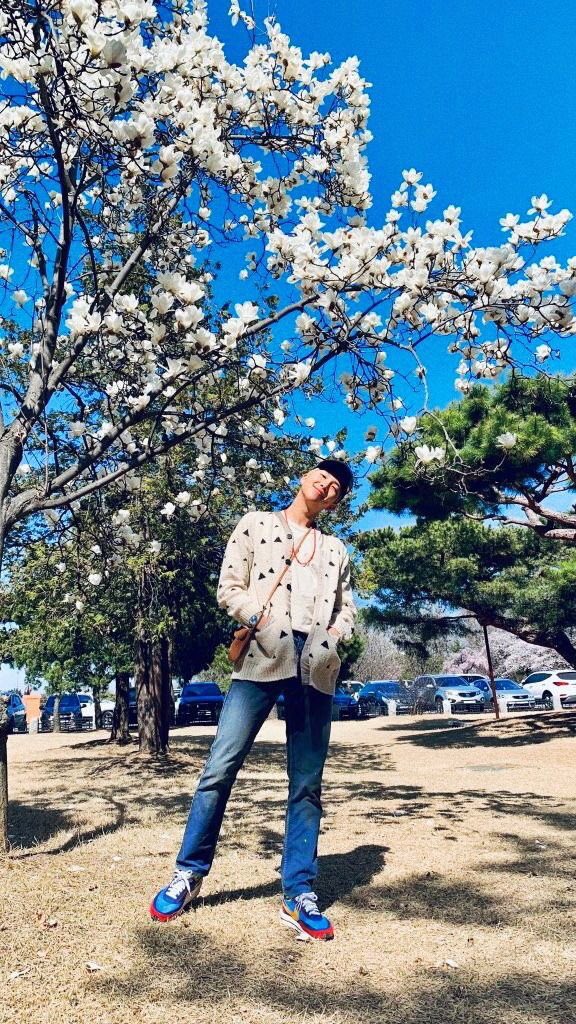 evmarrg's tweet photo. Today is the birthday of one of the strongest people in this world.  Kim Namjoon's birthday💜
In truth, I can only thank you absolutely for everything you have done for me and for many ARMYs who were and are in the same situation as me.  Thank you for all❣️🥰
@BTS_twt 😊 https://t.co/4tiUb45qnj