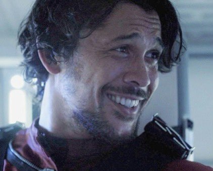 BradshawAmy12's tweet photo. i love you 🥺 #BellamyBlakeDeservedBetter #bellamyblake #ihatejason https://t.co/mhGvY1v05Q