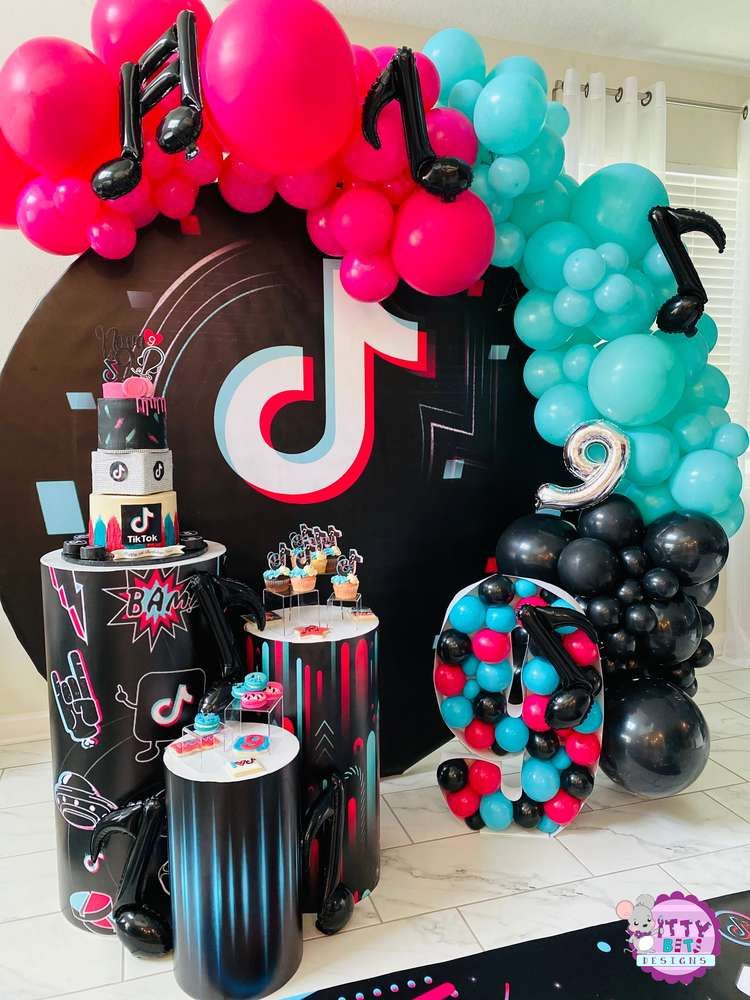 Catch My Party Check Out This Fab Tik Tok Birthday Party The Dessert Table And Party Decorations Are Awesome T Co Db6qymoiag Catchmyparty Partyideas Tiktok Tiktokparty Girlbirthdayparty T Co Bnuratrsrp