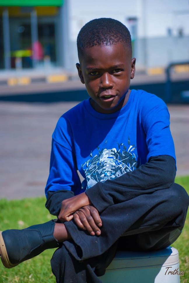 #MISSING
Blessing Tinevimbo Mudeve, age 10. Last seen .wearing blue jeans, long sleeved maroon and grey sweater and  no shoes. He left home in Old Highfields near Highglen Scool District offices around 7pm. Anyone with information please contact his mother on 0775160813