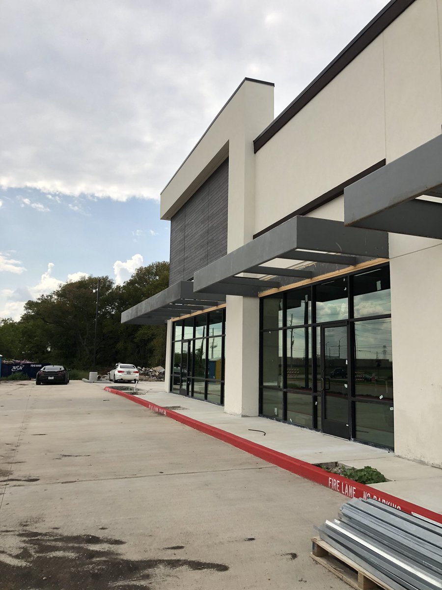 GOAT_vicc's tweet photo. Store hunting in Houston https://t.co/KgcuEGYdtE