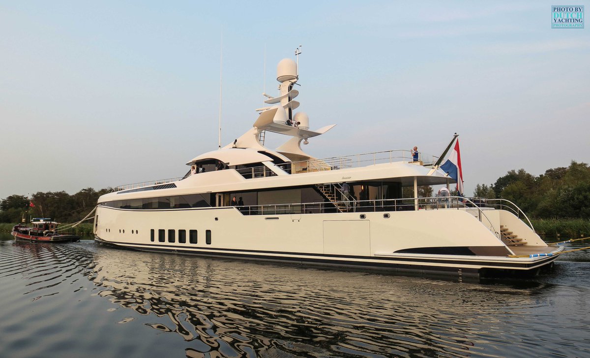 Dutchyachting's tweet image. #Feadship’s #TotallyNuts (#Project706) was launched on the 10th of last month and left the #shipyard in #Aalsmeer this afternoon. The 49.65m/ 162’1” #yacht will pass #Amsterdam’s #Kostverlorenvaart tonight. Photos by @DutchYachting.