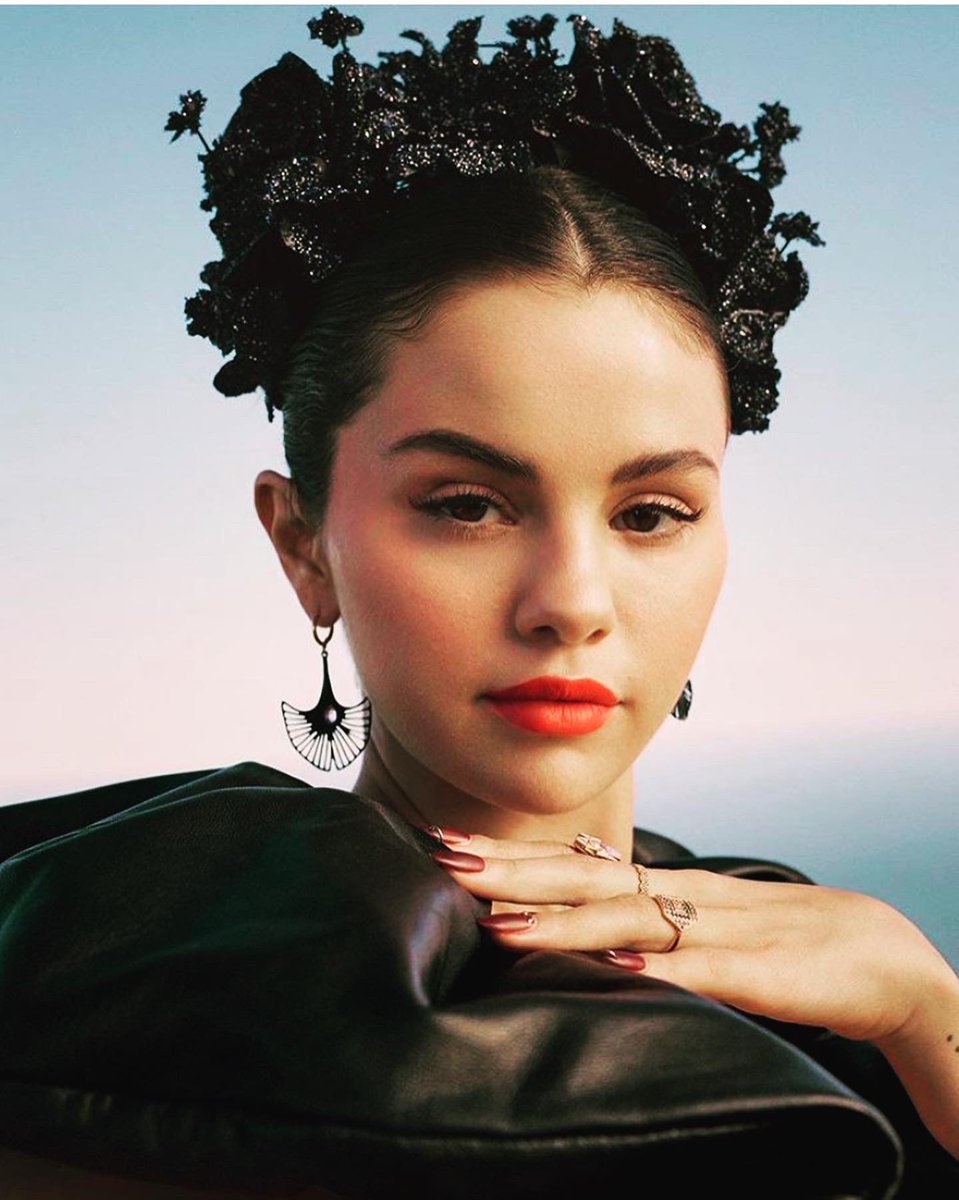 SHOPOHSOSASSY's tweet photo. #selenagomez #latina #inspo #artist #bombshelloftheday #wce #cover #magazine  #fashion #sassylooks #bgr #blackgirlrock #sassylikes #sassybombshelloftheday #sassyhair #sassyblogger #allure https://t.co/Q7gkiH0dsb