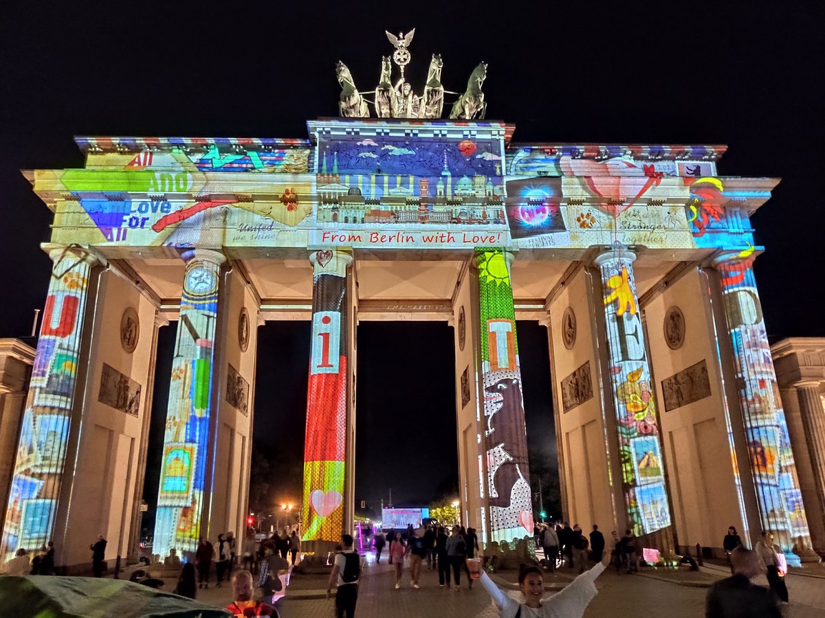 Brandenburger Tor at #FestivalofLights Berlin.
