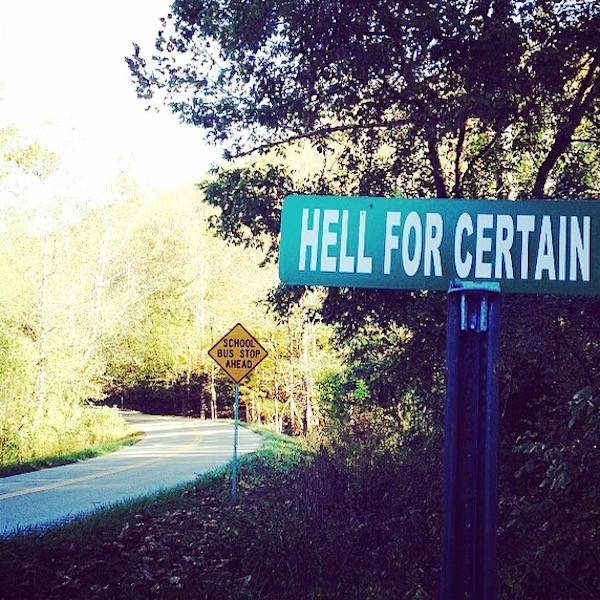 NoStarsLars1's tweet photo. For anyone headed to #CastleJam at @CastleWithABat ... if you see this sign, turn around. You've gone too far. https://t.co/9eiUVqbWqJ