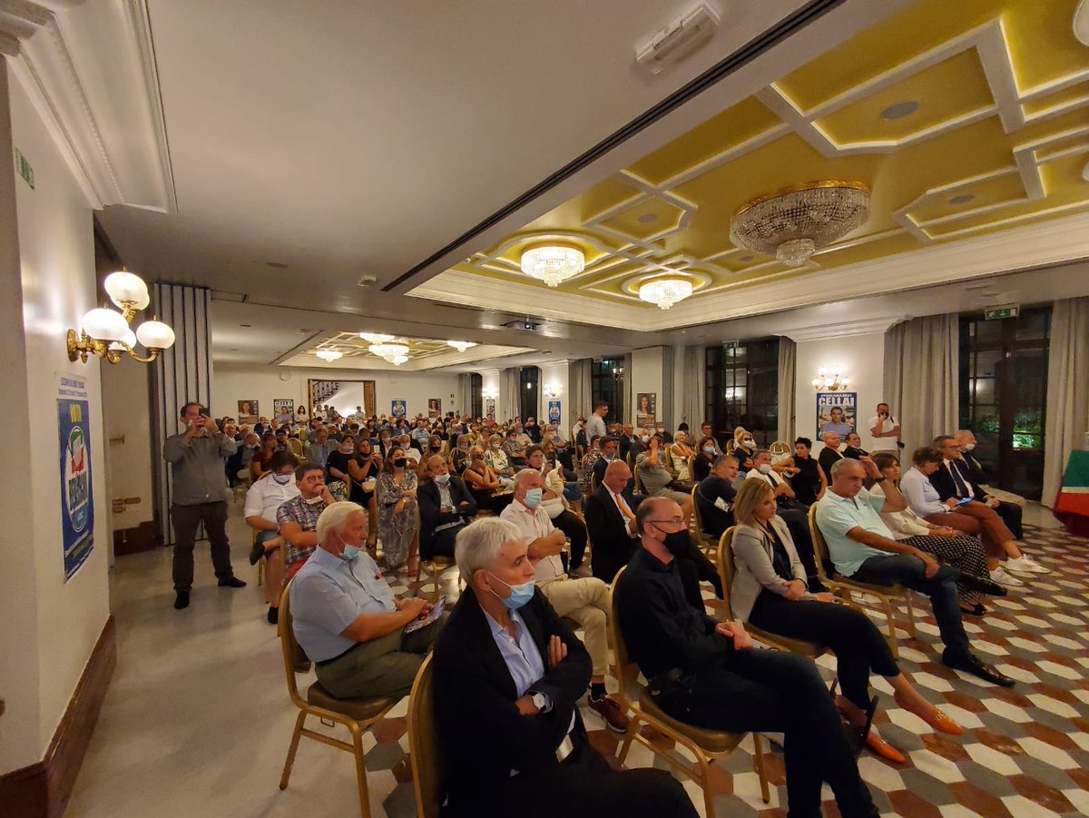 gasparripdl's tweet photo. Ottimo incontro ora a #Firenze per #Cellai #ForzaItalia alla Regione #Toscana #gasparritour https://t.co/GL4W4JUxQt