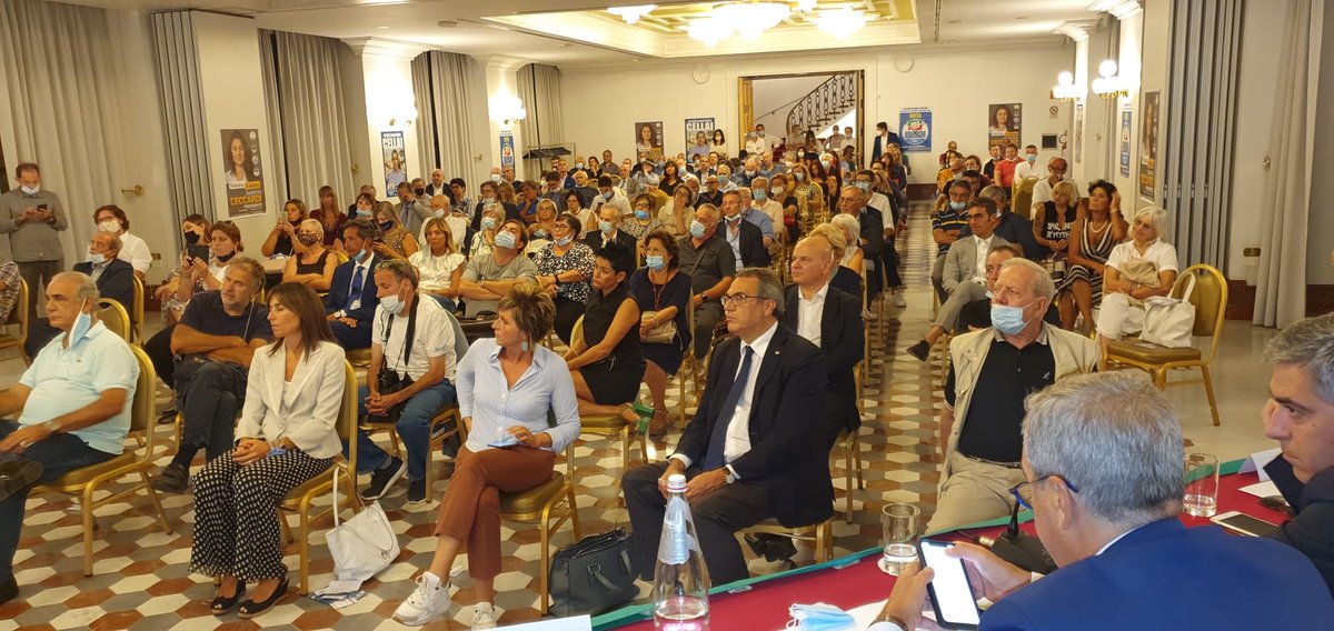 gasparripdl's tweet photo. #Firenze con #ForzaItalia e con #Cellai #gasparritour https://t.co/sD6zFpNEqS