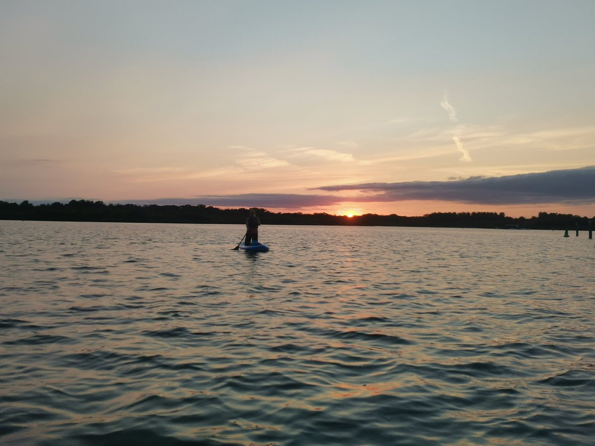 GrevesEmily's tweet photo. Back to my fave place to calm the mind. Been waterborne here twice this week, delighted in the ultimate afternoon afloat Tues, and a lovely sunset paddle tonight. 
#veryhappygirl
@BroadsNP #bartonbroad @irockernautical https://t.co/OUhCxpsWpI