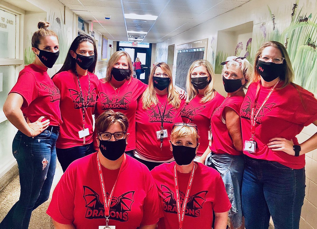 MissP4thgrade's tweet photo. 4th Grade Team with our DRAGON PRIDE! @MHTSD_DRAGONS https://t.co/kWf2tBkKgs