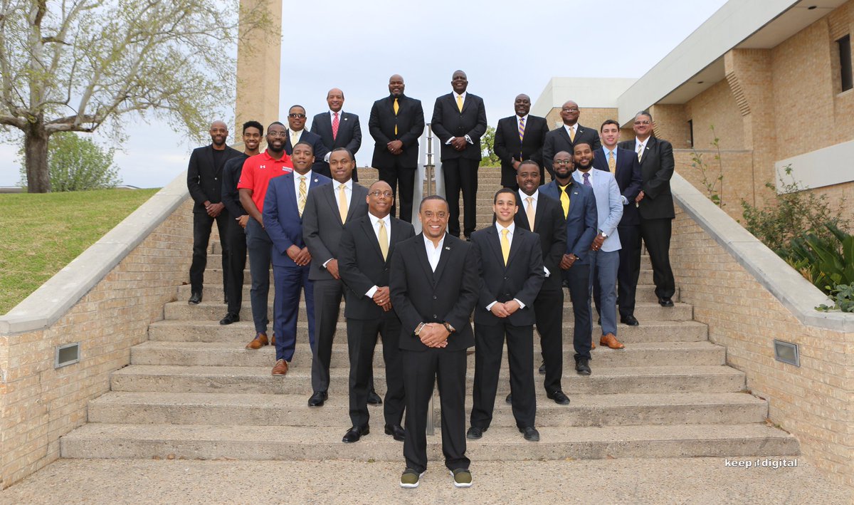 ChipBaker19's tweet photo. Chip Baker- The Success Chronicles on Radio 111.7!
Sat. 10 AM CST
https://t.co/l94BnvuM4S
This week we welcome Al Tomlinson and Karl Spencer.
@alfromohio
@100blackmenaustininc
@radio111.7
#altomlinson #ohio #UT #assistantAD #majorgifts #karlspencer #100blackmen #austin https://t.co/C4c1Kwp0iC