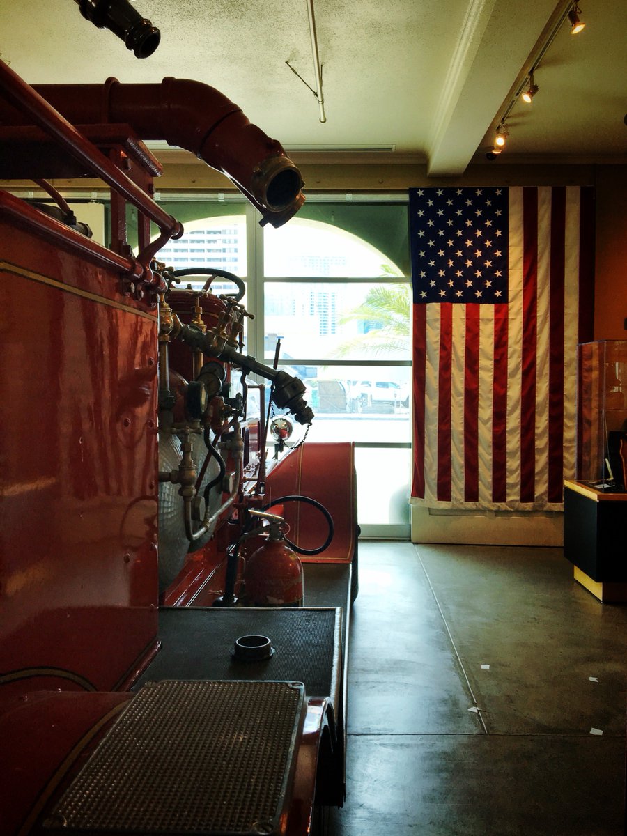 HFDFCU's tweet photo. Mahalo and aloha to the firefighters, first responders, and all lives lost on 9/11/2001.

#MyHFDFCU #NeverForget #AlohaFriday #HonoluluFireDepartment https://t.co/WFaGKnP1cR