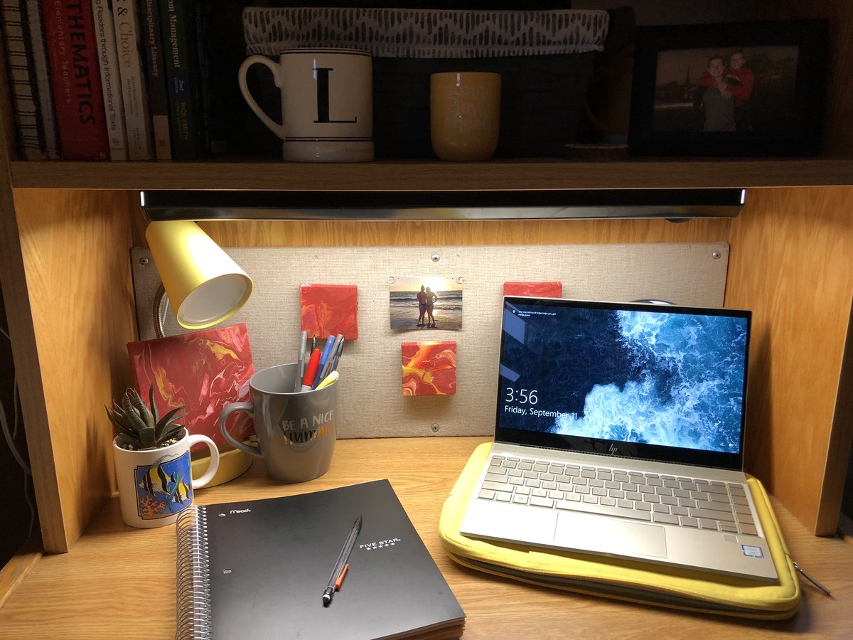 lauren_pio's tweet photo. My favorite spot to get cozy and study away on rainy days like today! #edu219 https://t.co/1ciCiaLxJL