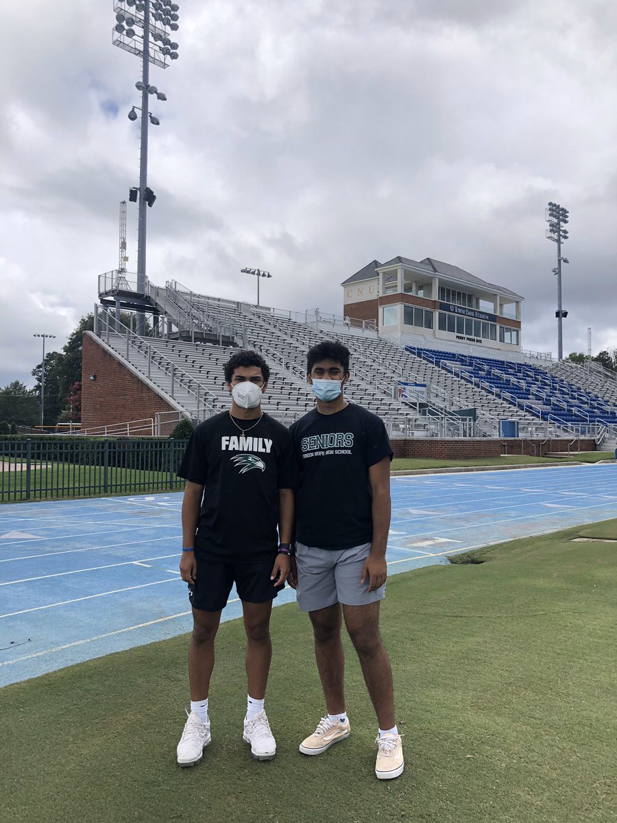 shareef_roshan's tweet photo. Had an amazing visit today @cnu_football thank you @Coach_ArtLink @McJim18 @FBCoachMariani . @GHHS_Football @coachdavidgreen https://t.co/7m1E6wN0KN