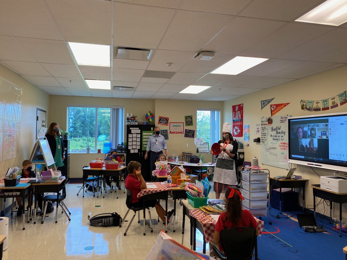 I thoroughly enjoyed my visit to Ms. DeVore's class at <a href="/UPAPolarBears/">Union Preparatory Academy</a>, where the #MobileClassroom capabilities are on full display! #UPAPolarBears #CSUSA