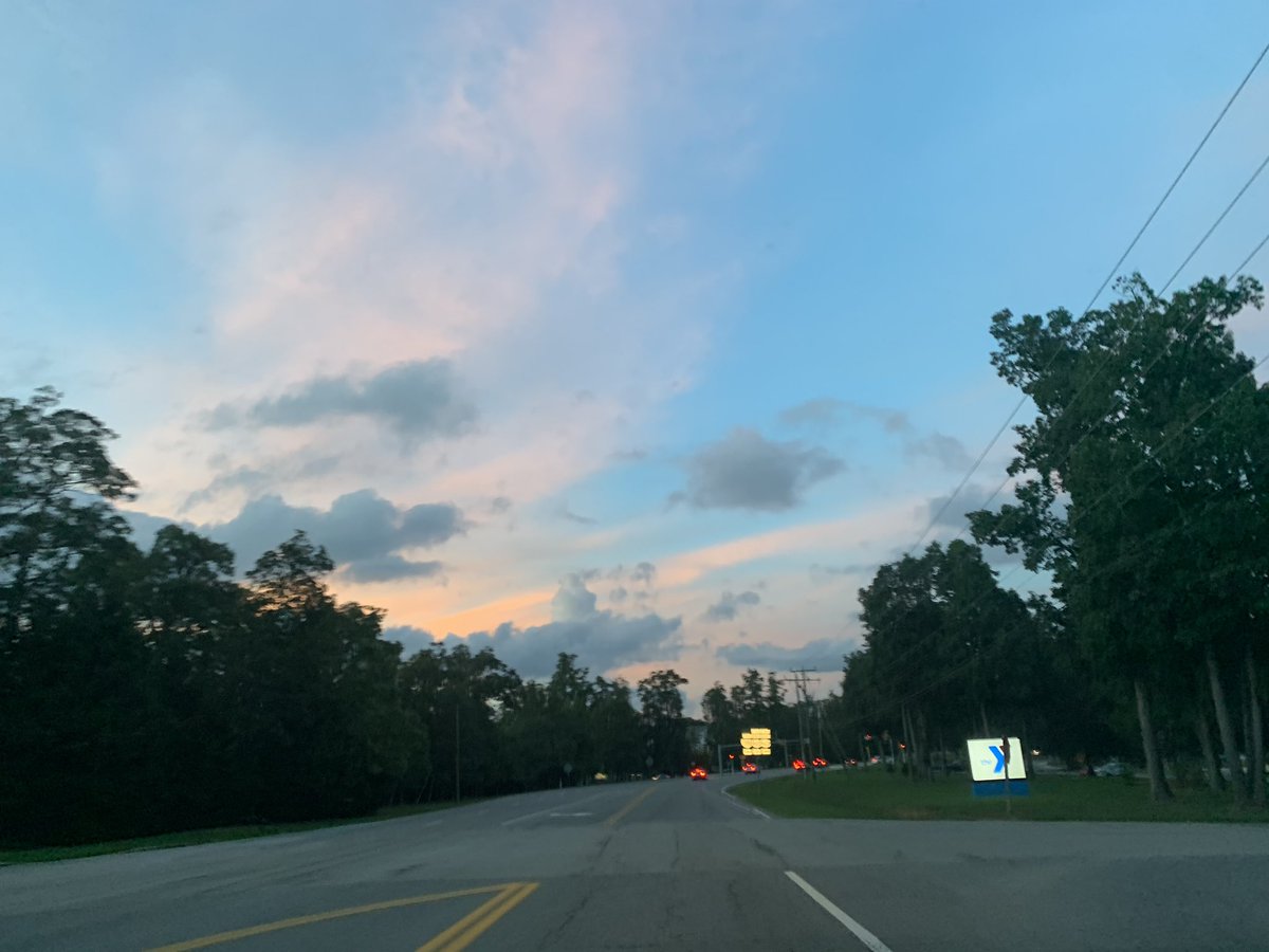 JoshBailey6's tweet photo. Very colorful sunset last night in Midlothian, Virginia. #Sunsets #ChesterfieldVirginia #BeautifulVirginia #MidlothianVirginia #RVA #RVASunsets #RichmondVirginia https://t.co/8TgLG1rskV