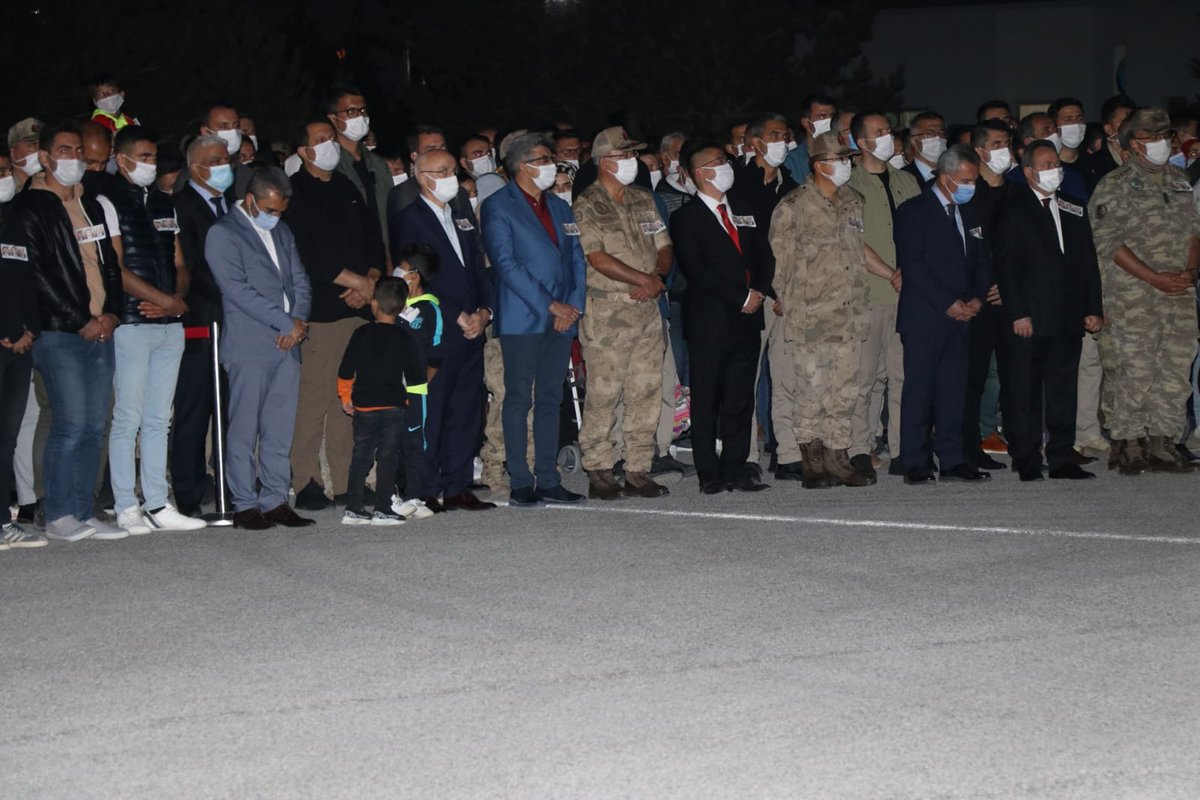 valibilmez's tweet photo. J.Kd.Yzb. Mahmut Top
J.Uzm.Çvş. Sezer Uçar
J.Uzm.Çvş. Yusuf Uyar

Kahraman Şehitlerimizi memleketlerine uğurladık.
Ruhları şad, mekanları cennet olsun.
Başımız sağ olsun 🇹🇷 https://t.co/mdkzB2Ki5S