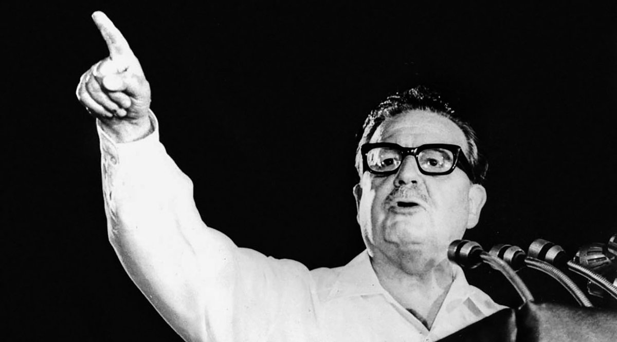 THREAD: On this day, 47 years ago, Augusto Pinochet overthrew Chile’s democratically elected socialist President—Salvador Allende—in a US-backed coup.The coup was years in the making, and its ramifications were widespread. Here’s what happened ↓ #Chile911 1/16