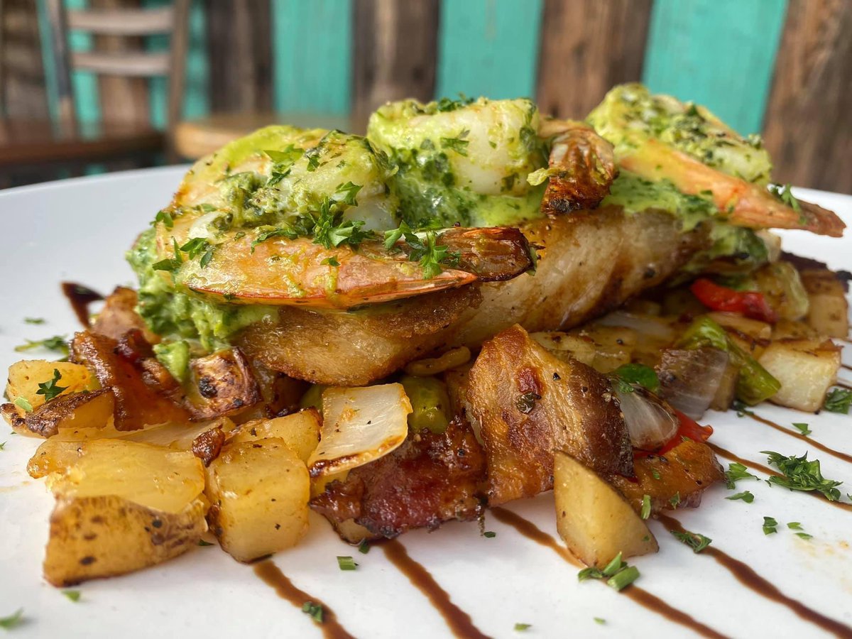 waltsfishmarket's tweet photo. Patagonian. Chilean Seabass, bacon potato hash, Chardonnay herb. Dinner Specials. 9/11/20.
#waltsfishmarket #sarasota #siestakey #seafood #seafoodlover #seafoodlovers #yummy #yummyfood #foodie #freshfood #freshseafood #eatlocal #eatlocalfl #seafoodmarket #fishmarket https://t.co/eLYkqaBcie