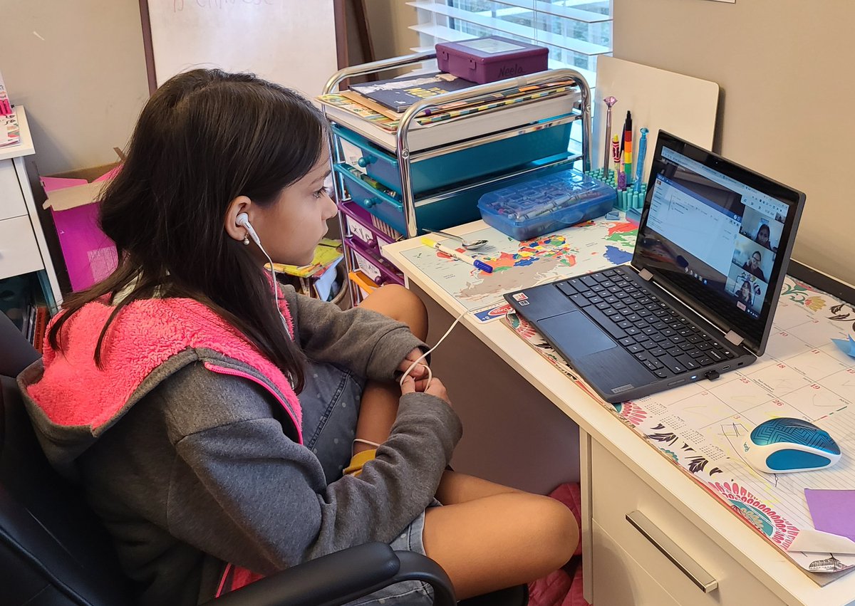 mrsjkakar's tweet image. Huge shout-out to all the #superheroteachers for an amazing 1st week of virtual learning! Just 2 ex: @MissSchott_ making DL feel like in-person (complete w/ yoga) &amp;amp; @TweetinEagleLR &amp;amp; @BethFisherIFT troubleshooting a tech issue w/ a student during lunch! #ICouldGoOn #ThankATeacher