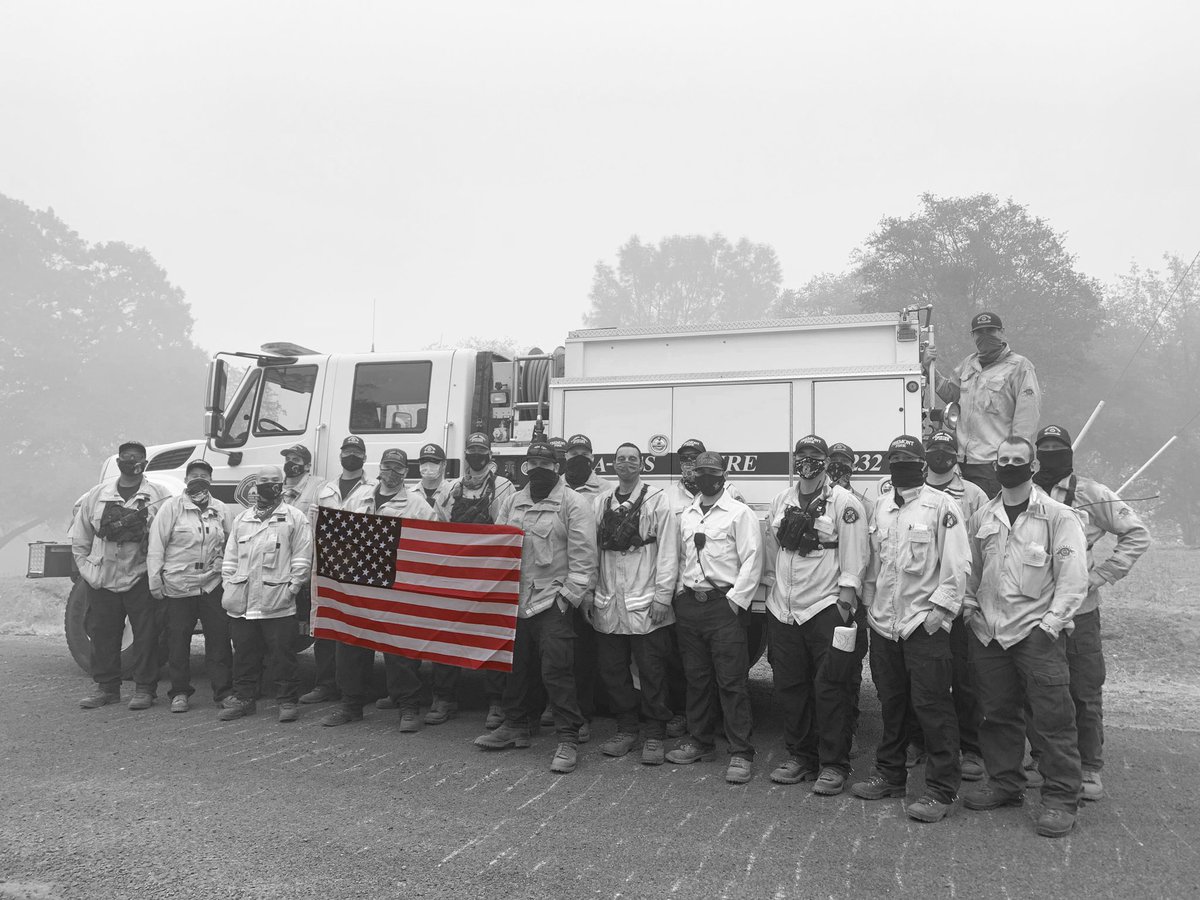 AlamedaCoFire's tweet image. In Tribute #fromtheline OES 2870C 🇺🇸#neverforget #northcomplexfire #ALCOFIRE #alcostriketeams
@AlamedaCoFire 
@OaklandFireCA 
@FremontFire 
@HaywardFireNews