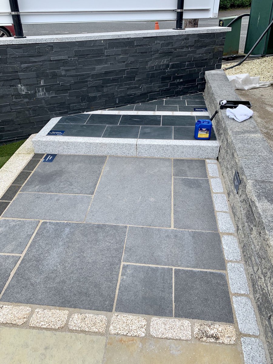 CASTLEPAVING tweet media