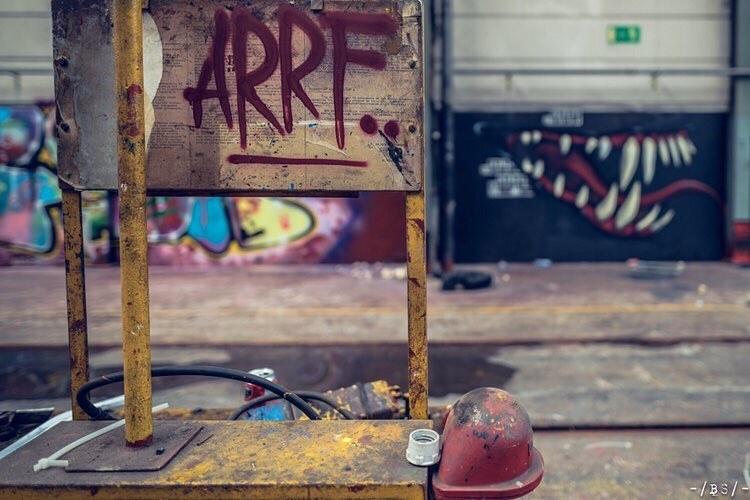 animalartcrimes's tweet photo. ARRT.
(photo by @bsbxlphoto)
#ARF #avoidgraffiti #wolvesonly https://t.co/9GtNKJ70W3