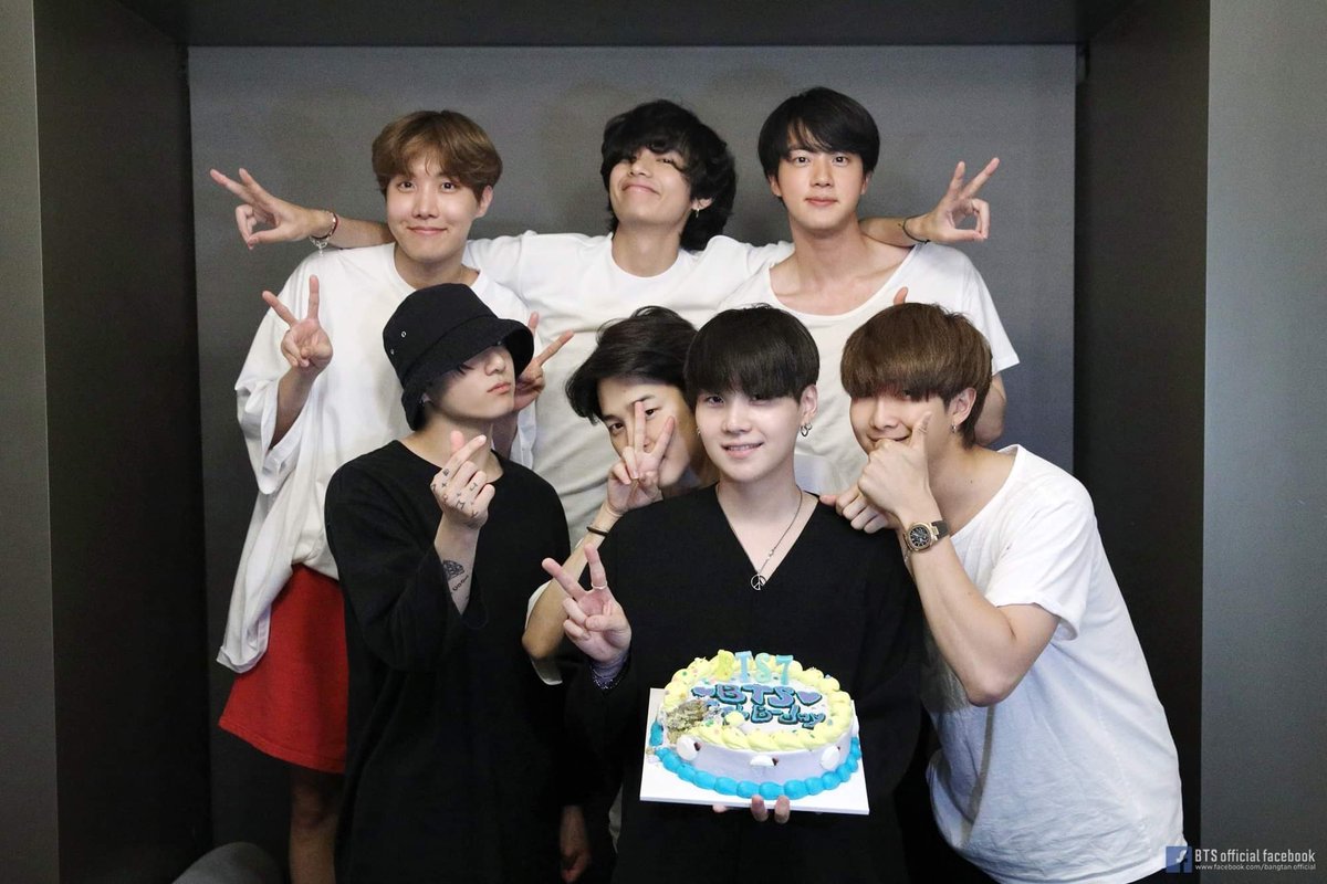 BTS members as books; a thread.