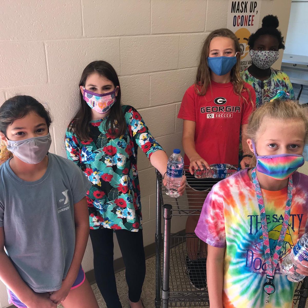 OconeeCoSchools's tweet photo. Five 5th grade students at @oces_chiefs organized a week-long event to help those affected by Tropical Storm Marco &amp; Hurricane Laura. Students wore a certain color each day &amp; donated first aid essentials, water bottles, canned food, blankets, clothing &amp; shoes. Way to go! 💙💙💙 https://t.co/mTY3vss9k7