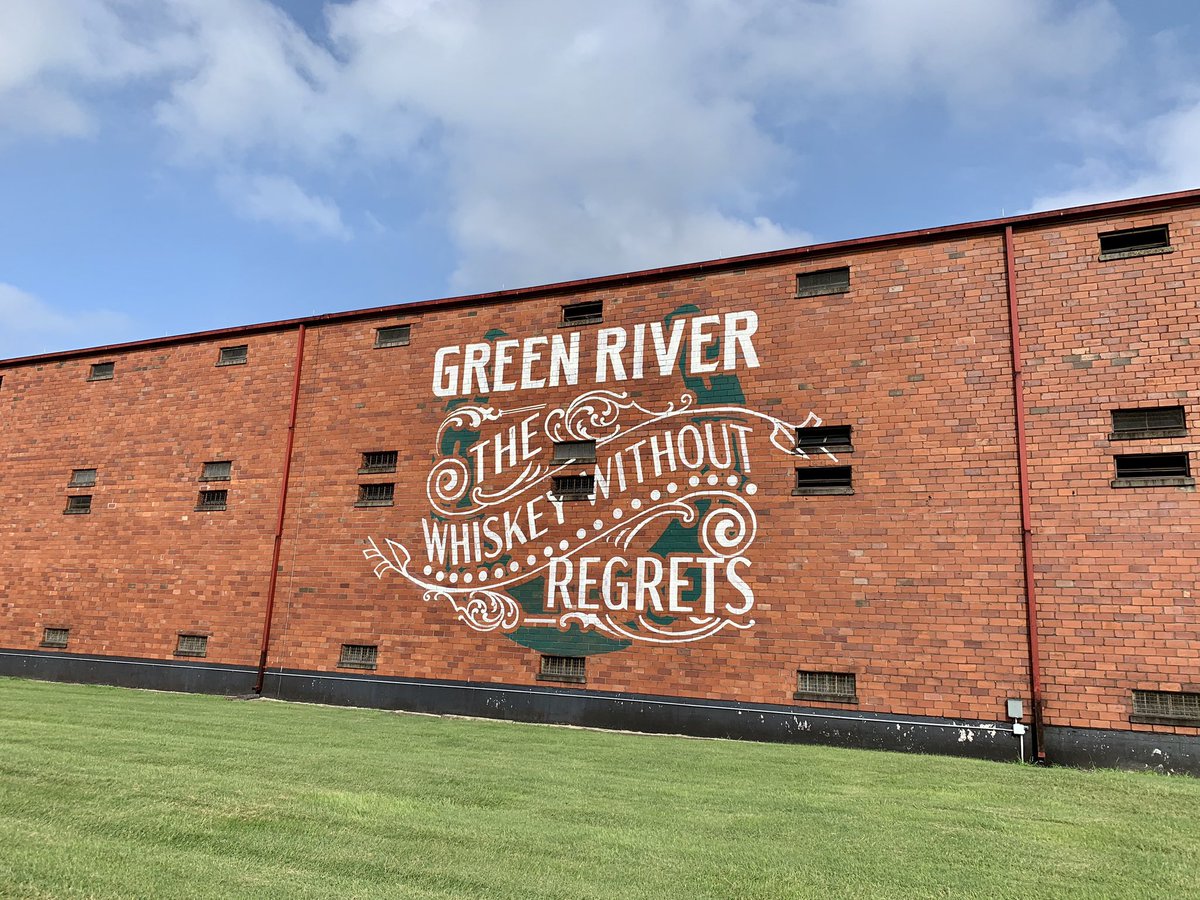 obky_bourbonite's tweet photo. Owensboro’s O.Z. Tyler Distillery has some new murals up on their rickhouses. In late 2019, OZT bought back the rights to Green River Whiskey brand/label... the Green River Distillery was a previous holder of DSP-KY-10.
#bourbon #whiskey #oztyler #greenriver #owensboro https://t.co/aFjTaeaHFK