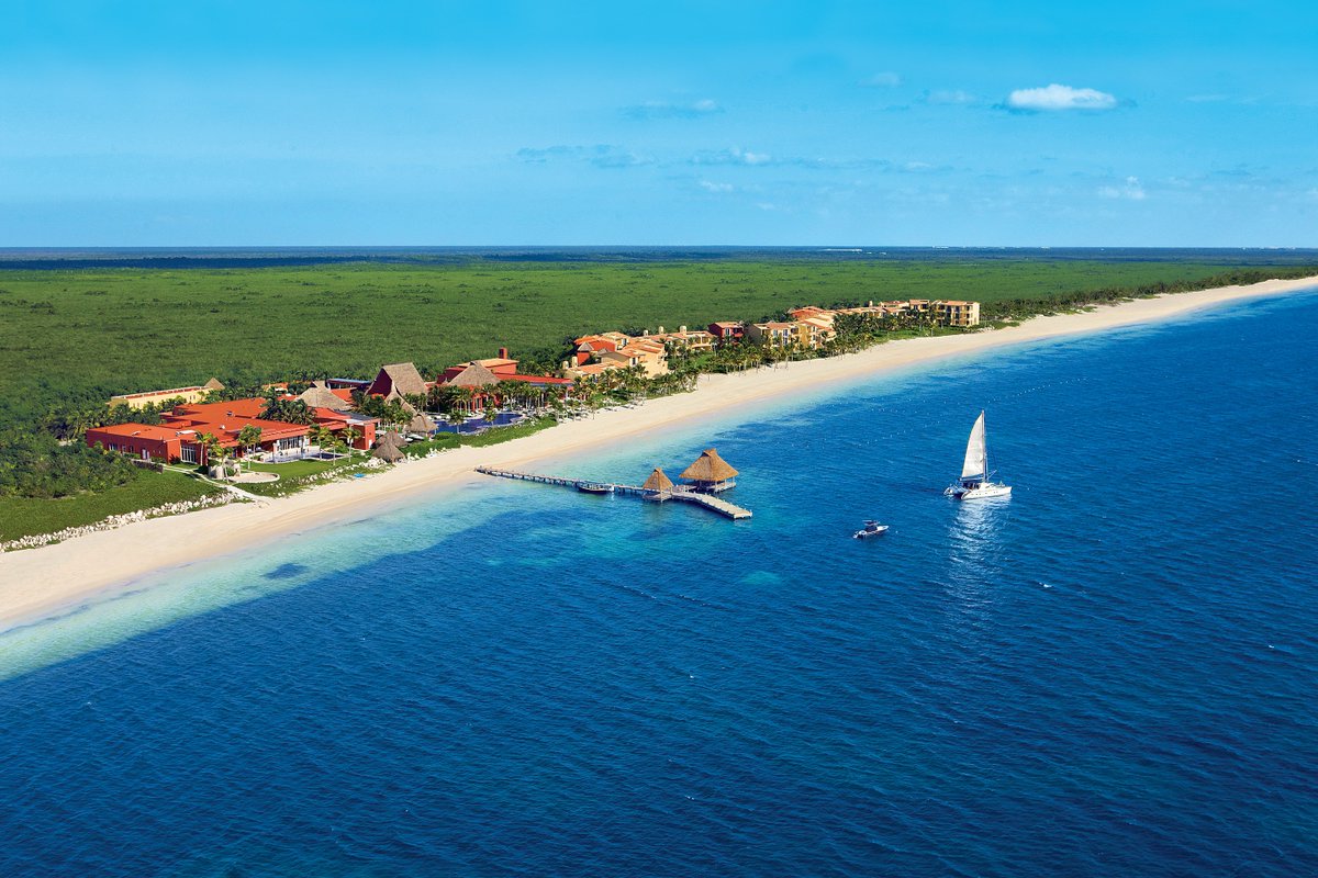 DSalernoTravel's tweet photo. #DonnaSalernoTravel can take you here! 😎🏖️🩴🌊
#MakeAPlan #TravelwithConfidence #luxury #Travel
#adventure #fitness #health #LetsGoHere #BucketList https://t.co/z98mNA0EHw