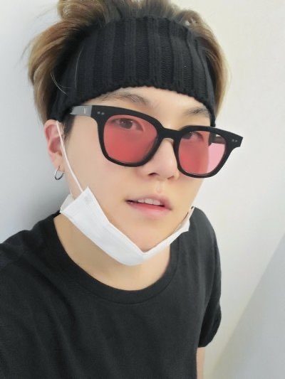 SUGA          I AM A CAT