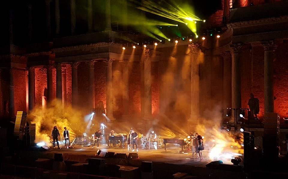 MenVgarci's tweet photo. @AlejandroSanz 4 años de esta noche mágica en Mérida y lo que estoy disfrutando viéndote hoy también ❤️😘😘😘 besos desde Sevilla https://t.co/Hb4K8hTySj