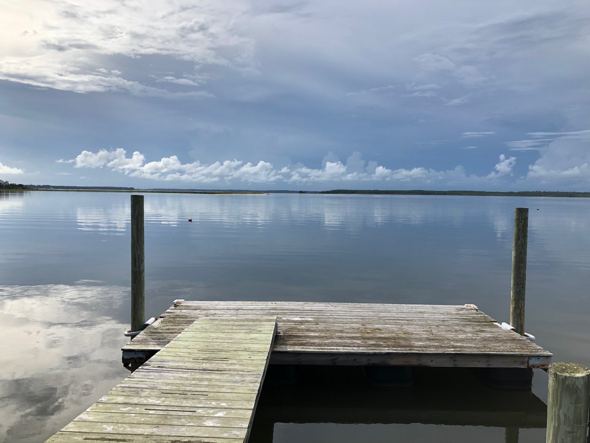 MFPiehler's tweet photo. Postcard perfect on the Newport R. in Beaufort NC, but the Atlantic is full of storms.  First day sampling for our newly funded @nsf Growing Convergence Research project!! #coastalresilience #DEEPP https://t.co/pkqZuqYhFd