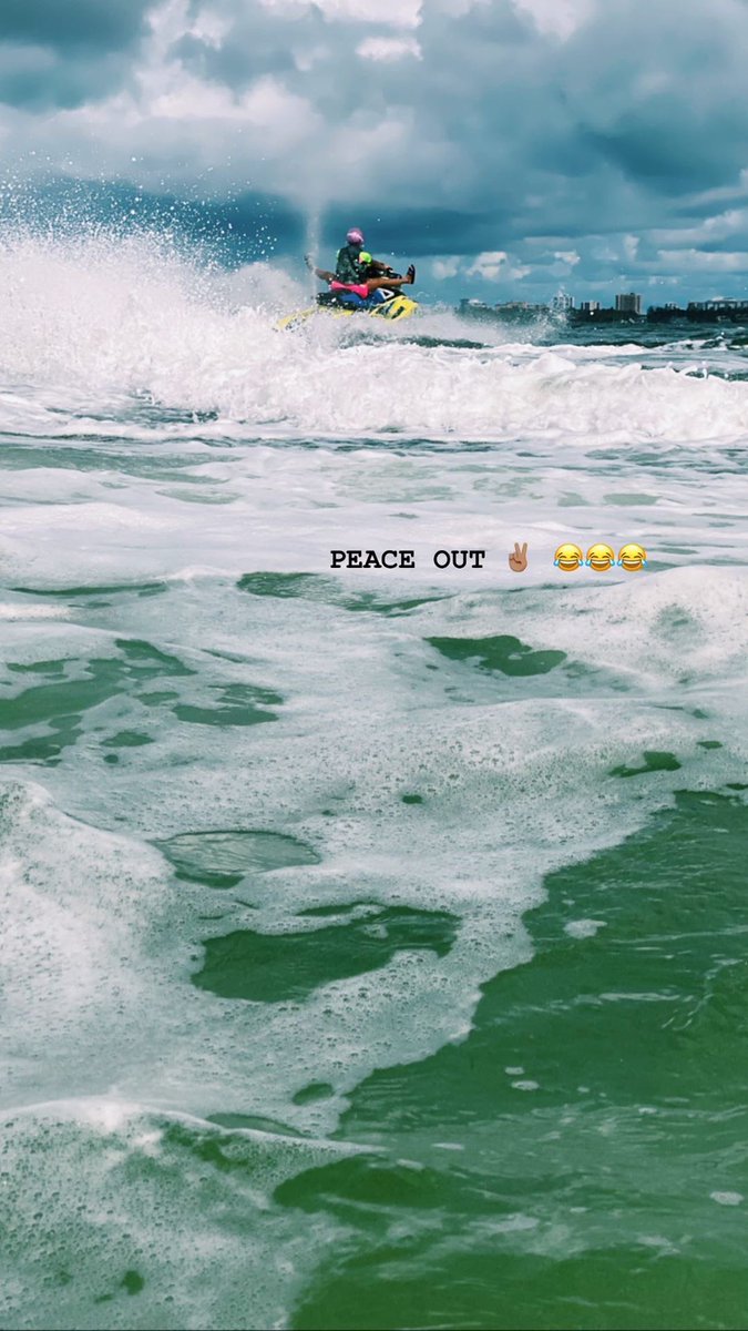 Jaysglow's tweet photo. Why is she like this? 😂 https://t.co/KKa8MtEd1O