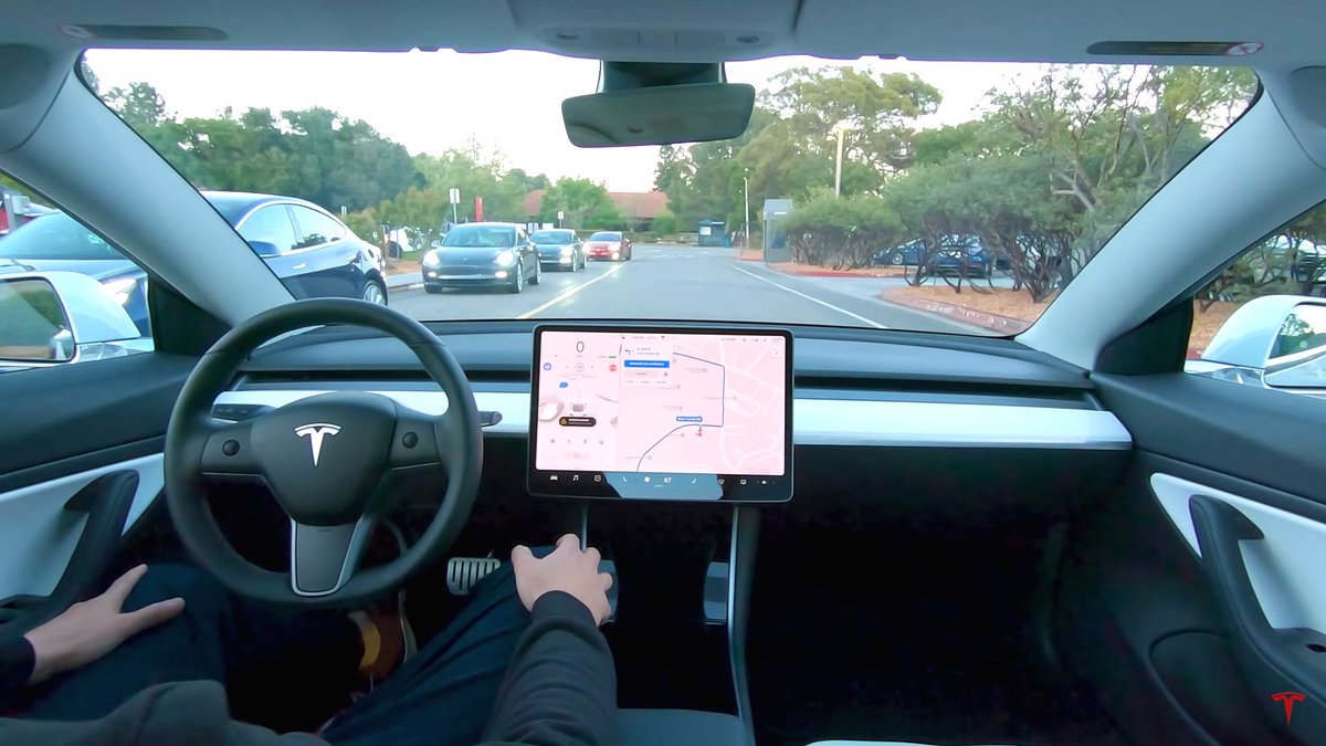 TESLARATI tweet media