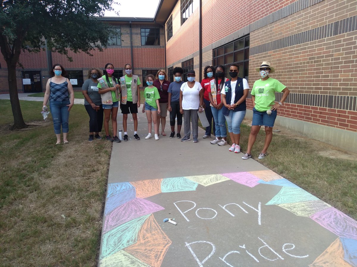 LewisvilleES's tweet photo. We had a great 1st week with students in person!Thank you to all who made it possible!!! #CCAAP Westside Baptist, @valleycreek, and Grace Community Church North Dallas. #ponystrong #backinthesaddle https://t.co/qI5SJwS9ix
