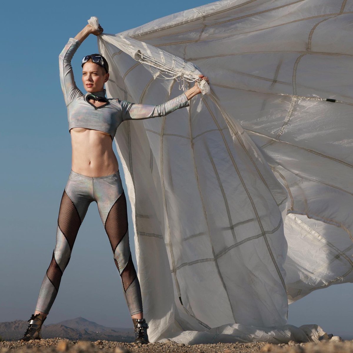 I’m ready to fly🤍 #Photo by amazing @SEBREEPHOTO #Body fueled by #Veggies only! #vikinggirl #veganwarrior #ninabergman #flying #911 #warrior #peacewarrior #vegangirl #madmax #style #shavedhead #veganactor #rockstar #leanmeanveganmachine